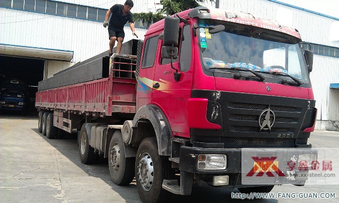 常州市XX起重配件廠通過客戶轉介紹急要的Q345D焊接方矩管已經(jīng)裝車發(fā)貨了